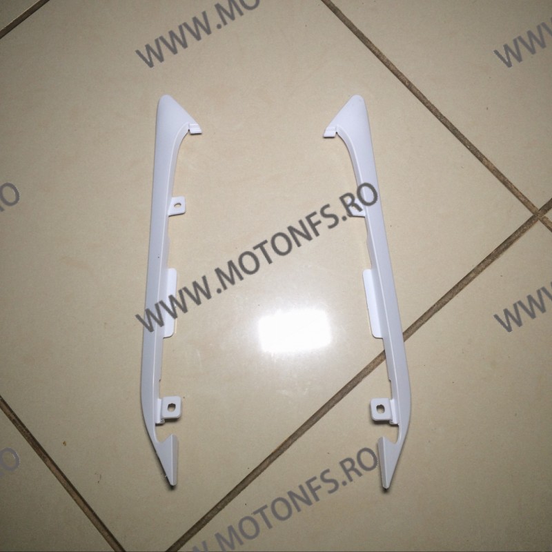 R1 2007 2008 Carena Plastice Laterala GLAD83 GLAD83  Plastice laterale 90,00 lei 90,00 lei 75,63 lei 75,63 lei