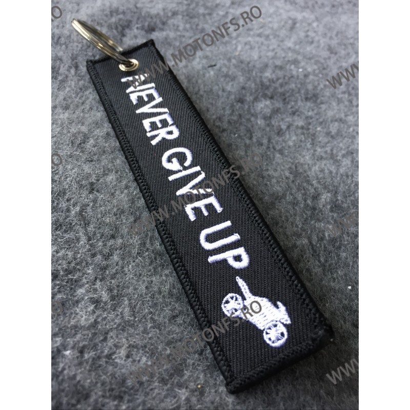 Never Give Up Breloc Brodat Pe Ambele Fete KOTRU4 KOTRU4  Breloc Chei 10,00 lei 10,00 lei 8,40 lei 8,40 lei