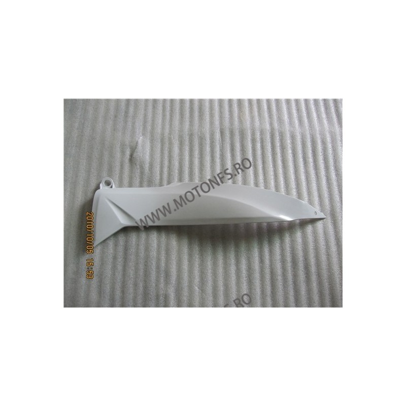 GSXR1000 2009 2010 2011 carena laterala rezervor dreapta 7ZRY 7ZRY  GSXR1000 2009-2011 140,00 lei 140,00 lei 117,65 lei 117,6...