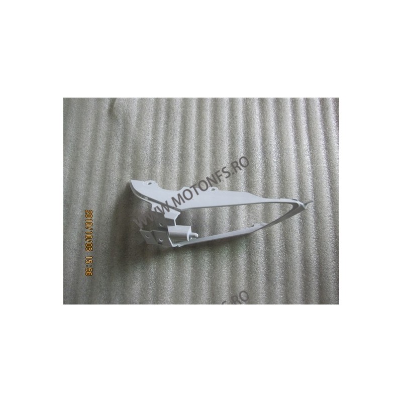 GSXR1000 2009 2010 2011 carena codita plastic pentru semnalizare stanga BOW4 BOW4  GSXR1000 2009-2011 140,00 lei 140,00 lei 1...
