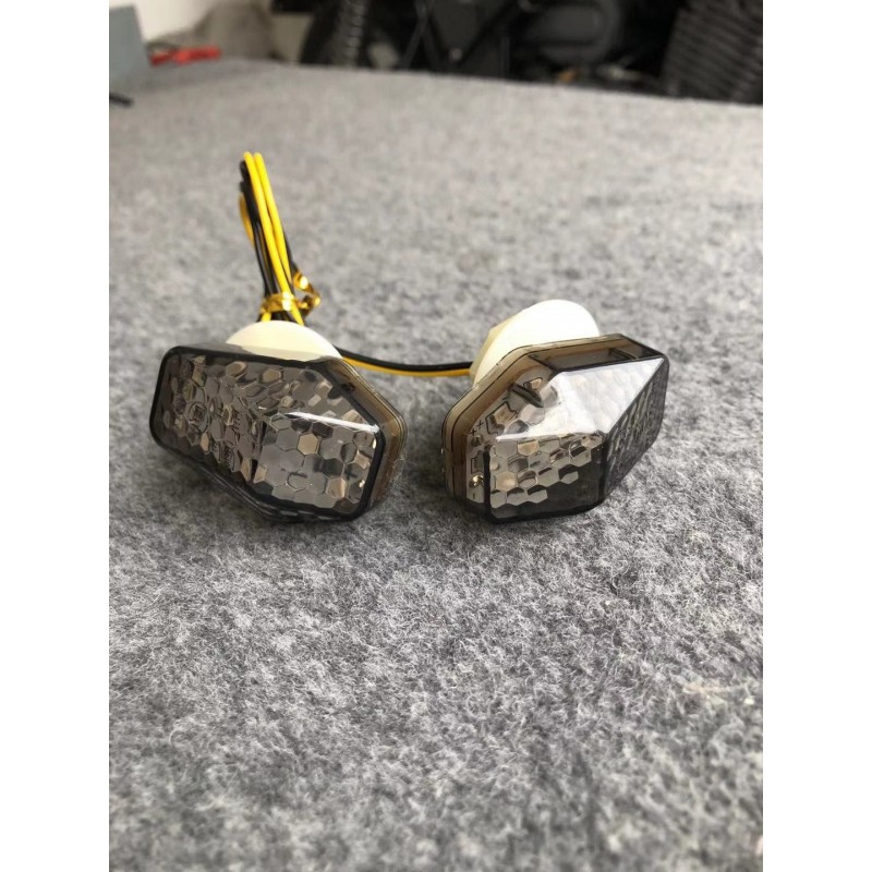 Suzuki Semnale LED Pentru Carena Omologat ( E11 ) Fumuriu SLC303-001a 303-001a  GSXR600 / 750 2001-2003 40,00 lei 40,00 lei 3...