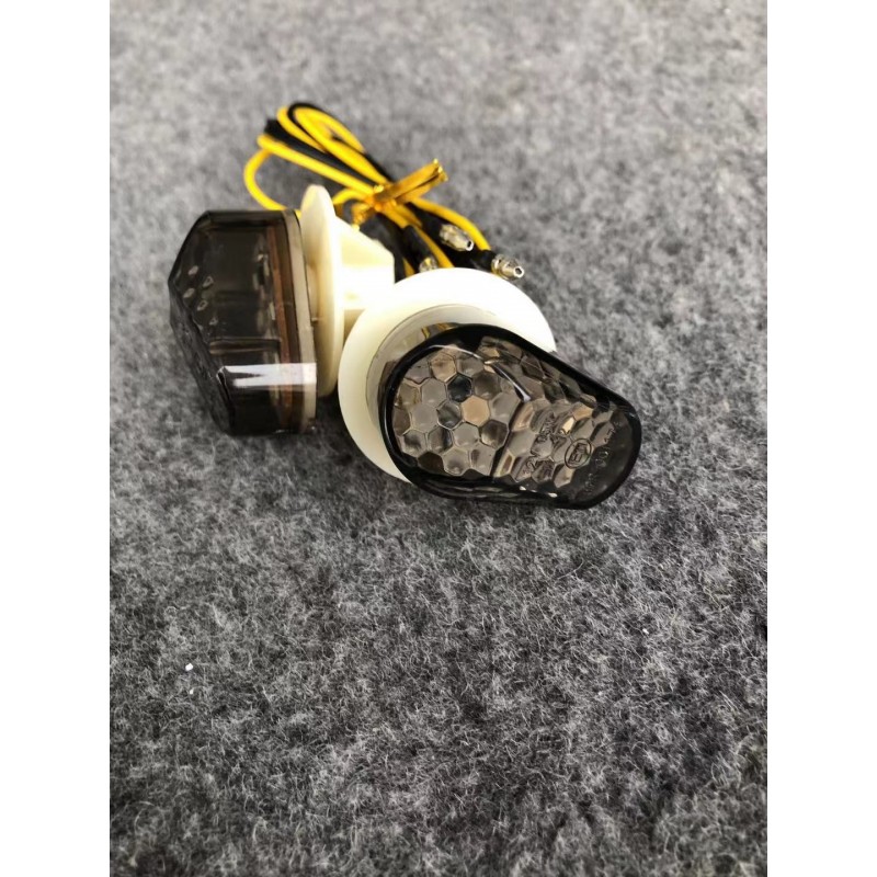 Semnale LED Pentru Carena Yamaha Omologat ( E11 ) Fumuriu SLC303-3a 303-003a  R6 2003-2005 40,00 lei 40,00 lei 33,61 lei 33,6...