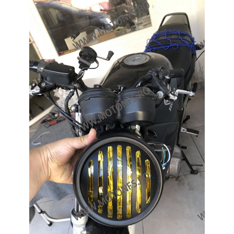 Far Moto Cu Grile Protectie cafe racer chopper, bobber xrl-457 xrl-457 Faruri Moto Universale 145,00 lei 145,00 lei 121,85 l... Far Moto Cu Grile Protectie cafe racer chopper, bobber xrl-457 xrl-457 Faruri Moto Universale 145,00 lei 145,00 lei 121,85 l...