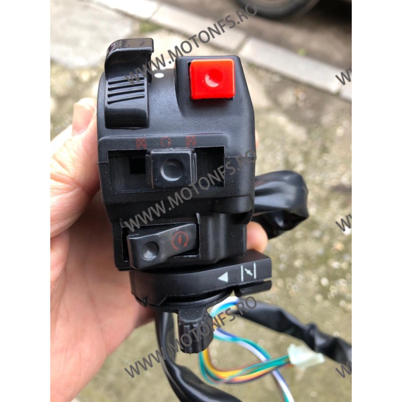 Comenzi ghidon Stanga cu soc manual bloc lumini moto atv 9B5C3 9B5C3  Comenzi Ghidon 90,00 lei 60,00 lei 75,63 lei 50,42 lei ...