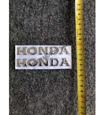 11CM X 2CM 2BUC AUTOCOLANT 3D CHROM HONDA V4Q7P V4Q7P  Autocolant / Stikare Carena 30,00 lei 30,00 lei 25,21 lei 25,21 lei