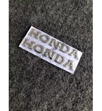 11CM X 2CM 2BUC AUTOCOLANT 3D CHROM HONDA V4Q7P V4Q7P  Autocolant / Stikare Carena 15,00 lei 15,00 lei 12,61 lei 12,61 lei