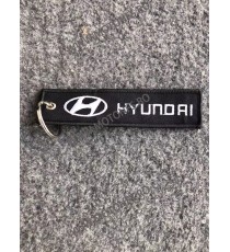 HYUNDAI Breloc Brodat Pe Ambele Fete UHMQ6 UHMQ6  Breloc Chei 25,00 lei 25,00 lei 21,01 lei 21,01 lei