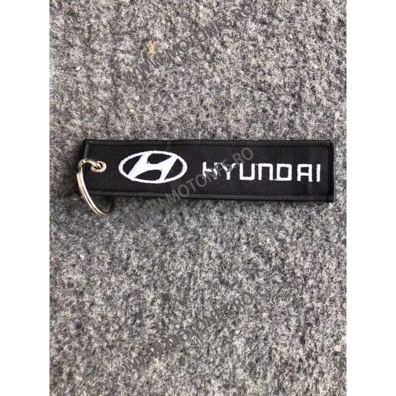 HYUNDAI Breloc Brodat Pe Ambele Fete UHMQ6 UHMQ6  Breloc Chei 25,00 lei 25,00 lei 21,01 lei 21,01 lei