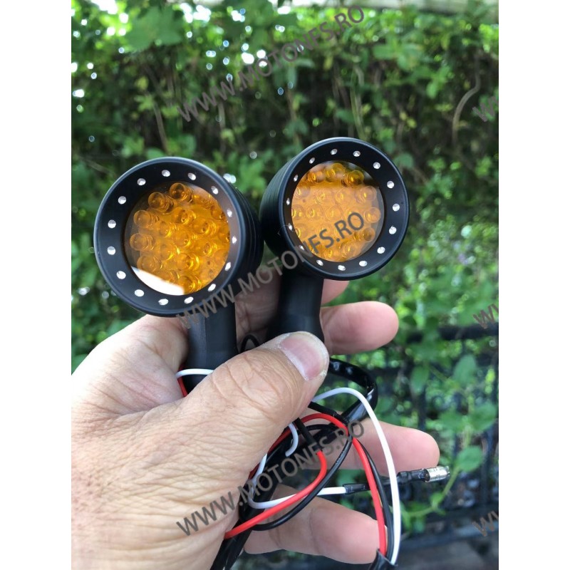 Set 2 Buc Semnale Semnalizatoare LED Cu 3 Fir Moto Cafe Racer Bobber Chopper Retro BCR2N BCR2N  Acasa 120,00 lei 120,00 lei 1...