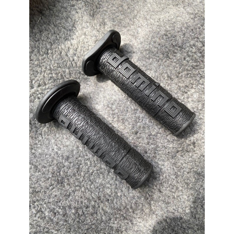 Set 2 Mansoane 22 mm Universala Chopper Caferacer Dragstyle Bobber Street Fighter Custom JS-463 Mansoane 50,00 lei 50,00 lei... Set 2 Mansoane 22 mm Universala Chopper Caferacer Dragstyle Bobber Street Fighter Custom JS-463 Mansoane 50,00 lei 50,00 lei...