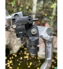 Maneta Ambreiaj cu prindere ghidon Senzor Contact Dedicat Pentru Yamaha Honda 5ZAB  Maneta Cu Prindere Ghidon 245,00 lei 245,...