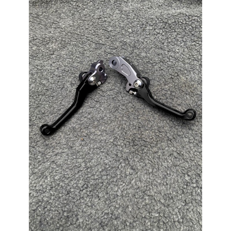 Ktm	450SMR	2009 Set manete reglabile ambreiaj / frana MMULTR71/L84  Manete Moto Cross 170,00 lei 130,00 lei 142,86 lei 109,24...