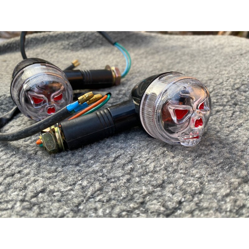 Set 2 Buc Semnale Pe Bec (R10w 12v) Negru Geam Transparent Semnalizatoare Moto Cafe Racer Bobber Chopper Retro 6HS7W  Semnal ...