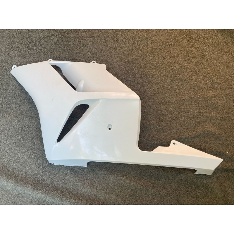 CBR1000RR 2004 2005 latelala Stanga JOS Honda O40LE  Carene laterale 350,00 lei 350,00 lei 294,12 lei 294,12 lei